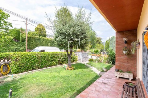 Villa de 3 dormitorios en venta en Sant Just Desvern, Barcelona, Cataluña, Spain № 4200 - foto 22