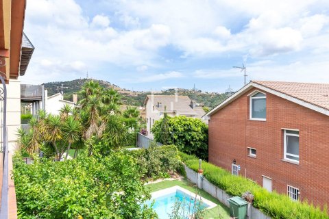 Villa de 3 dormitorios en venta en Sant Just Desvern, Barcelona, Cataluña, Spain № 4200 - foto 27