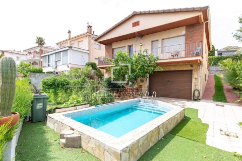 Villa de 3 dormitorios en venta en Sant Just Desvern, Barcelona, Cataluña, Spain № 4200 - foto 3