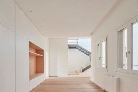 Купить квартиру в Барселона, Испания с 3 спальни, 248м², № 1065 - фото 17