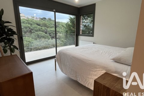 3 bedrooms house for sale in Lloret de Mar, Girona, Catalonia, Spain № 7395 - photo 11