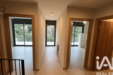3 bedrooms house for sale in Lloret de Mar, Girona, Catalonia, Spain № 7395 - photo 15