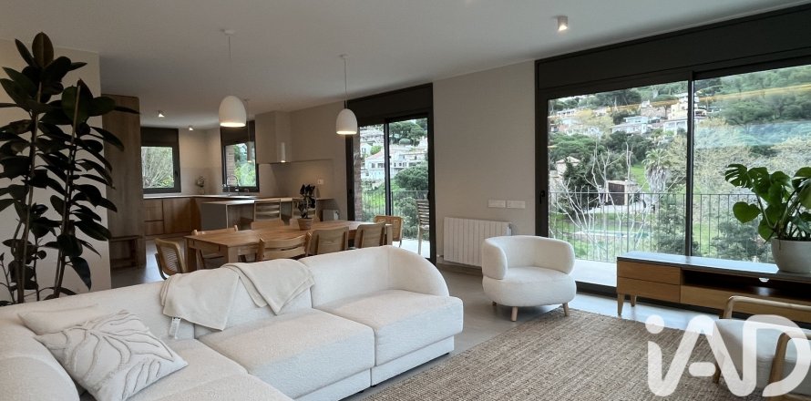 3 bedrooms house for sale in Lloret de Mar, Girona, Catalonia, Spain № 7395