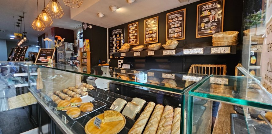 Коммерческая недвижимость 140м² в Барселоне, Каталония, Испания № 1260