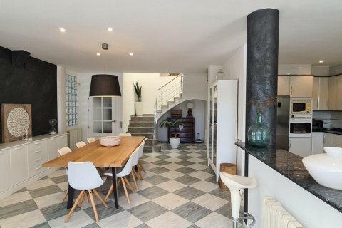 Купить дом в Л'Аметлья-де-Мар, Испания с 5 спален, 764м², № 5110 - фото 13