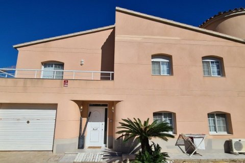 Купить дом в Л'Аметлья-де-Мар, Испания с 5 спален, 764м², № 5110 - фото 2