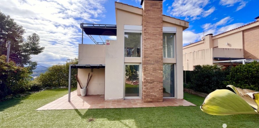 4 bedrooms house for sale in Corbera de Llobregat, Barcelona, Catalonia, Spain № 5108