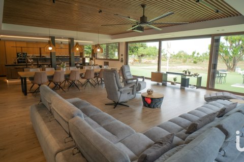 Купить дом в Вила-Сека, Испания с 5 спален, 390м², № 5107 - фото 6