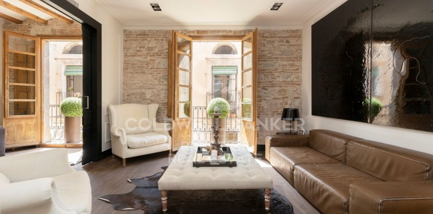 3 bedrooms apartment for sale in Barcelona, Catalonia, Spain № 5888