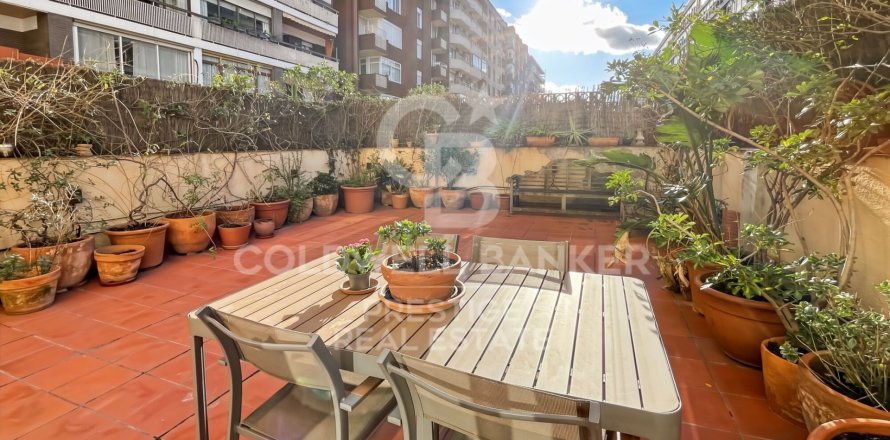 3 bedrooms apartment for sale in Barcelona, Catalonia, Spain № 5370