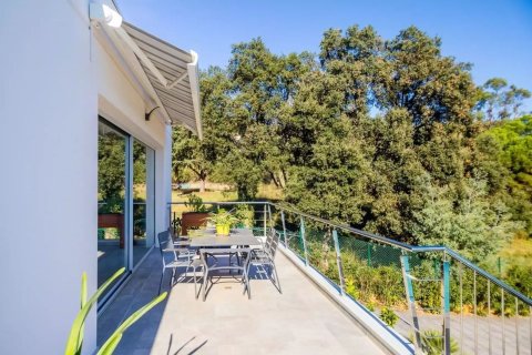 Сasa de 3 dormitorios en venta en Platja D'aro, Gerona, Cataluña, Spain № 7205 - foto 27