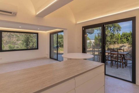 Сasa de 5 dormitorios en venta en Platja D'aro, Gerona, Cataluña, Spain № 7204 - foto 25