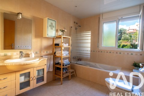 Купить дом в Сан-Висенс де Монтальт, Испания с 7 спален, 531м², № 7470 - фото 11