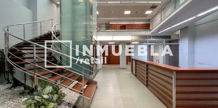 Коммерческая недвижимость 1600м² в Эшампле, Барселона, Каталония, Испания № 1922