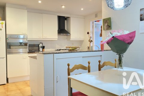 4 bedrooms apartment for sale in Sant Andreu de Llavaneres, Barcelona, Catalonia, Spain № 7327 - photo 7