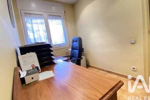 4 bedrooms apartment for sale in Sant Andreu de Llavaneres, Barcelona, Catalonia, Spain № 7327 - photo 9