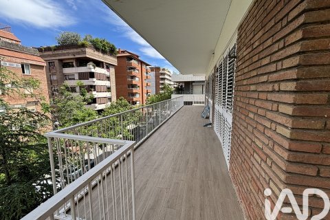 Снять в аренду квартиру в Барселона, Испания с 5 спален, 242м², № 7324 - фото 2
