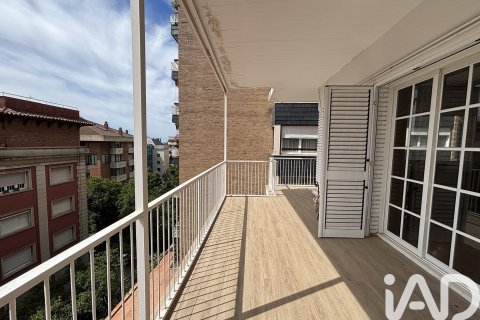 Снять в аренду квартиру в Барселона, Испания с 5 спален, 242м², № 7324 - фото 4