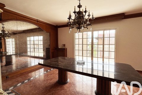 Снять в аренду квартиру в Барселона, Испания с 5 спален, 242м², № 7324 - фото 23