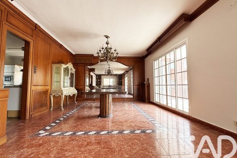 Снять в аренду квартиру в Барселона, Испания с 5 спален, 242м², № 7324 - фото 21