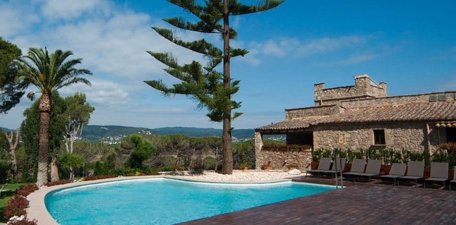 Коммерческая недвижимость 3700м² в Калонже, Герона, Каталония, Испания № 1717