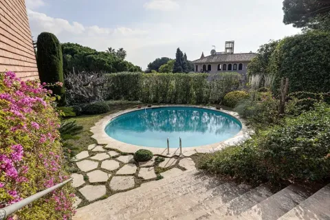 Купить дом в Барселона, Испания с 11 комнат, № 1711 - фото 17