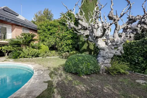 Купить дом в Барселона, Испания с 11 комнат, № 1711 - фото 5