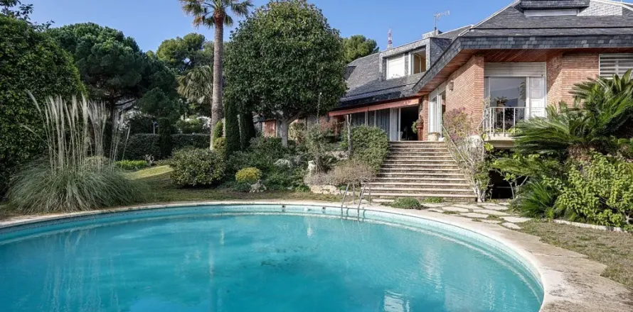 Дом с 10 спальнями в Барселоне, Каталония, Испания № 1711