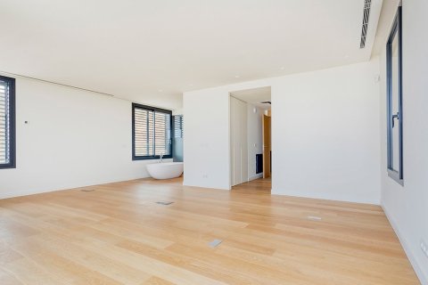 Купить дом в Барселона, Испания с 7 комнат, № 1713 - фото 9