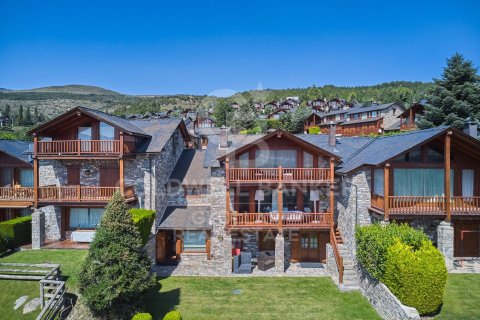 5 chambres triplex à vendre à Girona, Catalonia, Spain № 5850 - photo 2