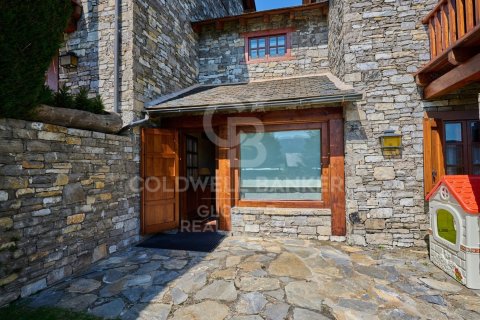 5 chambres triplex à vendre à Girona, Catalonia, Spain № 5850 - photo 7