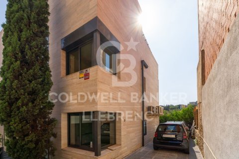 Купить дом в Барселона, Испания с 3 спальни, 172м², № 5851 - фото 2