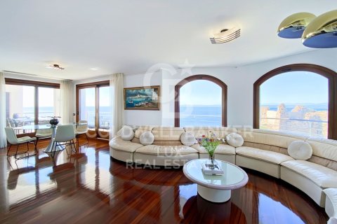 4 bedrooms villa for sale in Roses, Girona, Catalonia, Spain № 5849 - photo 5