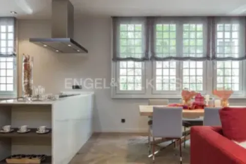 Apartamento de 4 dormitorios en venta en Ciudad Vieja, Barcelona, Cataluña, Spain № 2634 - foto 19