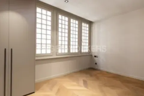 Apartamento de 4 dormitorios en venta en Ciudad Vieja, Barcelona, Cataluña, Spain № 2634 - foto 14