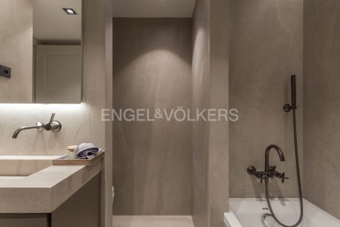 Купить квартиру в Старый город, Барселона, Испания с 4 комнаты, 152м², № 2635 - фото 10