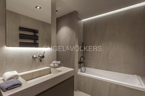 Купить квартиру в Старый город, Барселона, Испания с 4 комнаты, 152м², № 2635 - фото 9