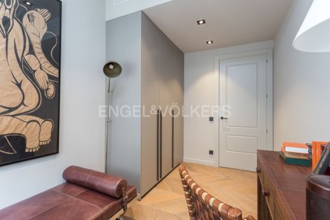 Купить квартиру в Старый город, Барселона, Испания с 4 комнаты, 152м², № 2635 - фото 12