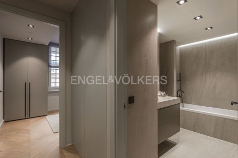 Купить квартиру в Старый город, Барселона, Испания с 3 спальни, 152м², № 2636 - фото 8