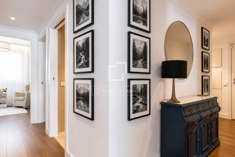 4 bedrooms apartment for sale in Sant Just Desvern, Barcelona, Catalonia, Spain № 7116 - photo 4