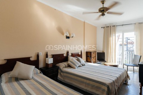 24 bedrooms commercial property for sale in Malgrat de Mar, Barcelona, Catalonia, Spain № 7113 - photo 11