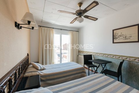 24 bedrooms commercial property for sale in Malgrat de Mar, Barcelona, Catalonia, Spain № 7113 - photo 5
