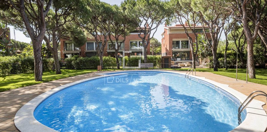 Villa de 4 dormitorios en alquiler en Gavà, Barcelona, Cataluña, Spain № 7246