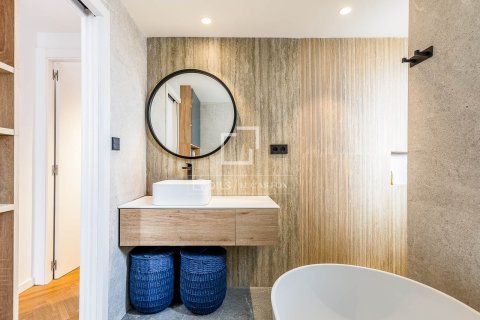 1 bedroom penthouse for sale in Barcelona, Catalonia, Spain № 7250 - photo 6