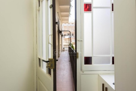 Apartamento de 3 dormitorios en alquiler en Barcelona, Cataluña, Spain № 7245 - foto 2