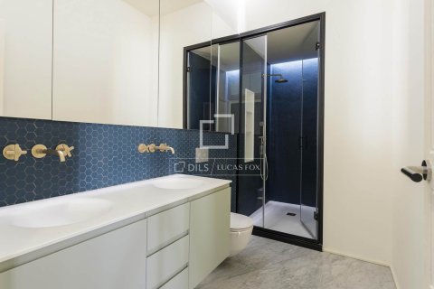 Apartamento de 3 dormitorios en alquiler en Barcelona, Cataluña, Spain № 7245 - foto 15