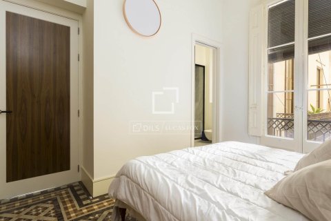 Apartamento de 3 dormitorios en alquiler en Barcelona, Cataluña, Spain № 7245 - foto 13