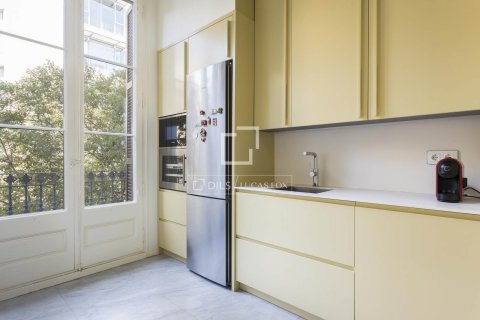 Apartamento de 3 dormitorios en alquiler en Barcelona, Cataluña, Spain № 7245 - foto 22