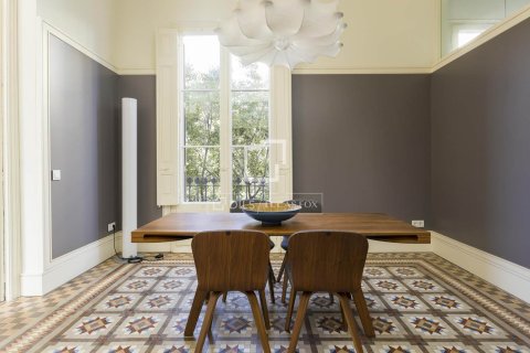 Apartamento de 3 dormitorios en alquiler en Barcelona, Cataluña, Spain № 7245 - foto 25