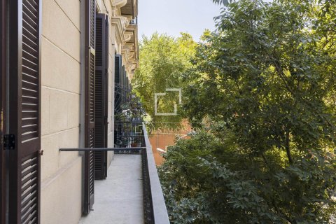 Apartamento de 3 dormitorios en alquiler en Barcelona, Cataluña, Spain № 7245 - foto 21
